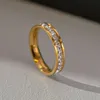 Anello di lussuoso europeo e americano Luxury Diamond Full Sky Star Titanium Steel Ring Female Instagram Simple Fashion Ring Anello personalizzato non si sbiadisce