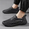 Chaussures décontractées Fashion plates en cuir authentique Les mocassins respirants pour hommes glissent sur des baskets confortables pour l'homme en caoutchouc