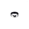 Cluster Rings Europe och USA Titanium Steel Half Peach Heart Par Ring Formed 316 Rostfria smycken