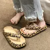 Hausschuhe Mode Leopard Eva Flip Flops für Frauen Sommer 2024 Clip Toe Plattform Frau weiche einzige Slip Beach Rutschen Sandalen