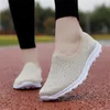 Повседневная обувь Spring Women Sperial Lightwight Flats Air Mesh Работает комфортно для прогулок по кроссовкам женский проскальзывание ежедневных лоферов