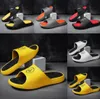 2022 Kany West Slide Läufer Herren Pantoffeln Strand Sandalen Harz Dessin Erde weiße Kinder Kinder Sneaker Plattform Schuhe 5805898