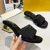 Tofflor sommar tyg stickning kvinnor skor semester kik tå strand enkel design metall häl glider sandaler