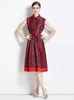 Summer Runway Fashion Letter Print Red Shirt Dress Sleeveless Single Breasted Bow Tie spetsar upp en linje Slim Midi Vestidos 240321