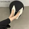 Casual schoenen Suojialun 2024 Spring vrouwen platte mode ondiepe slip op dames elegante ballerina's puntige teen jurk enkele schoen