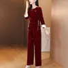 Calças de duas peças femininas 2024 Vinho Red Silk Velvet Moda Conjunto de camisa de manga longa sólida perna largura slim