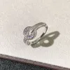 Moneta miedziana w stylu ulicznym S925 srebrny pierścień w kształcie tarczy z pełnymi diamentowymi literami dla par, prosty i spersonalizowany pasujący pierścień dla mężczyzn i kobiet Rozmiar 5-9