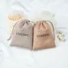 Altri sacchetti regalo da cofano di gioielli in raso bianco personalizzati stampare piccoli tasto di imballaggio rosa per anelli bomboniere