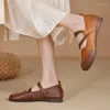 Casual Shoes Women Flats 2024 Trand Mary Jane Elegant Retro Fashion Barefoot Bekväma läder sömmar kvinnlig etnisk stil loafers