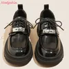Zapatos informales Decoración de hebillas de metal Mujeres de encaje grueso plano con la altura de la moda negra del dedo del pie redondo aumentando
