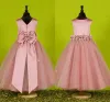 Jurken Mooie blush roze bloemenmeisjes jurken voor bruiloften mooie formele meisjes jurken buigen schattige satijn gezwollen tule ball jurk optocht dres