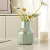 花瓶1PCホームデコレーション小さな花瓶テクスチャ電気めっきセラミック素材クリームスタイルテーブルトップダイニングテーブルソリッドカラーオーナメント