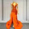 Party Dresses Sparkly paljett Long Prom 2024 High Slit Orange Ruffle Luxury Crystal Beaded Black Girls sjöjungfruklänningar