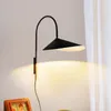 Wandlampen Minimalistische slaapkamer Verstelbaar roterende leeslamp Modern Nordic Bedide Living Room Lights Indoor Lighting