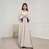 Etnische kleding 2024 Geplooide moslim lange jurk dames modieus elegant vest contrasterende button up robe