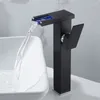 Rubinetti del lavandino da bagno a led bacino in ottone bacino cromo /a cascata nera rubinetto di potenza di potenza dell'acqua Torneira