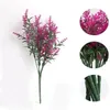 Decoratieve bloemen 1 pc's Faux UV -resistent nep kunstmatige planten plastic decor buiten lavendel simulatie bloem bruiloft decoratie