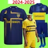 2024 2025 Boca Juniors Futbol Formaları Erkek Çocuk Kiti 24 25 Maradona Romero Cavani Benedetto Lucas Janson Medine Vefat Futbol Tişört T hayranları sürüm erkekler üniforma