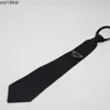 Trójkąt krawat męski krawat luksusowy projektant krawat prad man nastolatek formalne ubrania luksusowe mini damskie pasek skórzany pasek moda czarna szyja krawat pj046 Q2