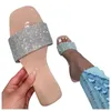Pantofole femminile di strass largo cinghia a traghe quadra di punta sandali piatti da donna scarpe da donna bling lusso