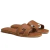 Oran Sandals 디자이너 오리지널 고급 chypre 슬리퍼 여성 신발 슬라이드 슬라이드 검은 흰색 노란색 빨간색 캐주얼 평평한 트레이너 스니커즈