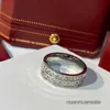 Kobiety projektanci luksurys podwójny moda pełna diamentowa pierścień pokazuje światło temperamentu proste wykwintne spersonalizowane i wszechstronne regulowane rozmiar dobre