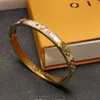 Luksusowa złota bransoletka marka marki Klasyczna wysokiej jakości bransoletka biżuteria luksusowa damska bransoletka bransoletka romantyczna miłość ślubna pudełko na prezent