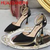 Dress Shoes 2024 Zomer Puntige Toe Stiletto Sexy Hoge Heel Buckle Strap Hollow Satin Suede Red Wedding Banquet Pumps Pearl