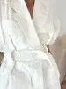 Kvinnors blusar Clablive Fashion Loose White Cotton Shirt 2024 Elegant Lapel ärmlösa skjortor Casual Classic Solid Top Female Clothing
