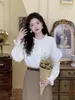 Kvinnors blusar gaganight kvinnor sammet förtjockad fransk stil spets botten stående nackskjorta långärmad 2024 chic kvinnlig blus topp