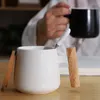 Tasses tasse de café en céramique avec cuillère de couvercle simple nordique en bois manche de bureau couple couture de tasse d'eau personnalisation