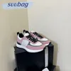 Dames sneakers met gratis verzending en schoenendoos dikke zool ronde teen suède veter lichtgewicht modieus ademende kleurgeblokkeerde mesh casual schoenen