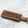 4 sets van Walnut Wood Keychains voor familiebijeenkomsten rijden Safe Vaderdag Gift Party Key Gift Bag PU Leer Keychains