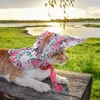 Dog Apparel estilo coreano Capéu de cães com orifícios de ouvido para proteção solar ao ar livre boné floral boné de verão Visor de animal de estimação Sunbonnet