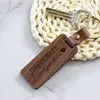 4 sets van Walnut Wood Keychains voor familiebijeenkomsten rijden Safe Vaderdag Gift Party Key Gift Bag PU Leer Keychains