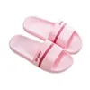 Fashion Woman Slippers intérieure Slipper Pink Slides Summer Beach Chaussures pour femmes