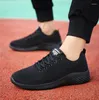 Zapatos casuales Saludas deportes para hombres livianos de malla transpirable tenis zapatillas zapatillas gran tamaño hombres corriendo