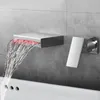 Robinets de lavabo de salle de bain skowll LED cascade Spout robinet simple poignée 2 trous bassin mural mélangeur