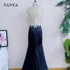 Festklänningar hög krage lång kväll sjöjungfru svart siden satin formell klänning med spets applikation paljetter illusion kropp kvinnlig klänning