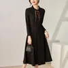 Casual jurken Chinese stijl dames vintage jurk zwarte mandarijn kraag elegant voor vrouwen solide lange mouw vrouw A-lijn