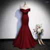 Parti elbiseleri şarap kırmızı trompet gece elbisesi kadın ince bel eğik çizgi yaka zarif düğün tek omuzlu mizaç vestidos