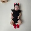 男の子の女の子ハロウィーンコスプレ赤いブラックロンパーズ幼児と一緒に生まれたばかりのロンパー服ジャンプスーツキッズボディスーツの赤ちゃんの服装