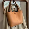 أكياس مسائية حقائب اليد الفاخرة مصممة للجلد الناعم لعام 2024 Hobos Crossbody Bag Bag Ladies SAC Q547