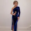 2023 Solid Long Sleeve One Shoulder Ruched Slit Velvet Midi Dress Sexig Party Club Elegant Bodycon Dresses Femme Robe Longue 240402