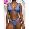 2024 Nouveau créateur de mode en gros Swwear Womens Sexy Womens Deep V Bikini Womens High Cut Swewsuit Solid Sexy Swimsuit Womens Salle de bain Salle de bain J240403