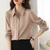 Kvinnors blusar mode långärmad matt satinskjorta för kvinnor 2024 Spring Elegant Office Lady Silk Blus Vintage Button Up White Shirts
