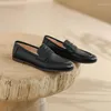 Casual schoenen eenvoudige loafers vrouwen slip-on flats cowhide dames witte muilezels rond tot leer dagelijks rijden basis mocassins