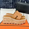 Kvinnors tjocka sula tofflor Designer Mule tofflor Wedge Heel Platform Slip äkta läder Sandaler Fashion Beach Leisure Outdoor Luxury Slippers 35-42with Box