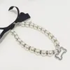 Habille de chien perle ruban noir chat et collier de collier de mode perlé accessoire animal de compagnie blanc mignon élégant