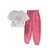 Barn sätter flickor Fashion Casual Sude Summer Pearl Maisted Short Sleeve Work Pant Twopiece Kids Comfort kläder 414Y 240327